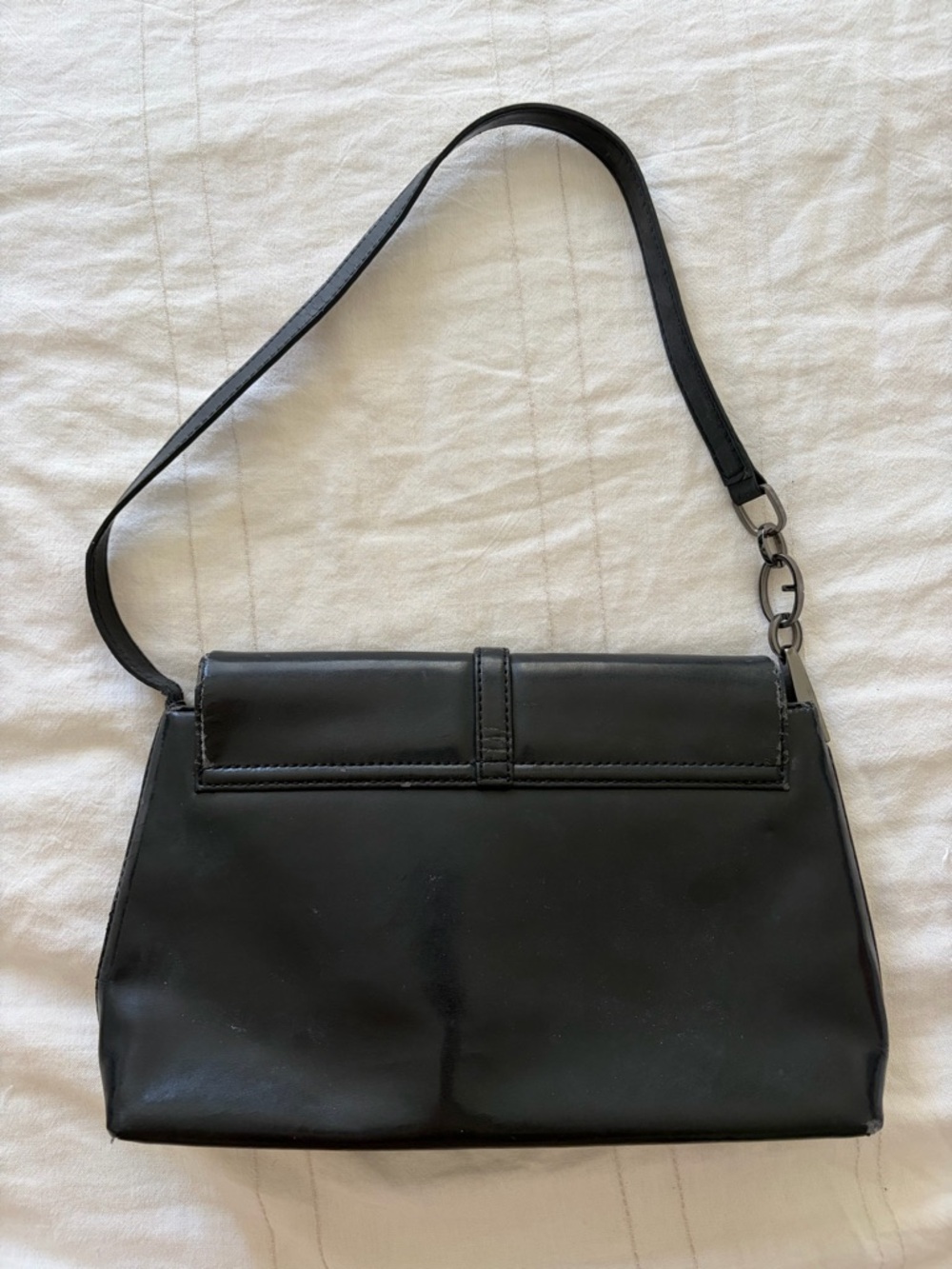 Guess Black Leather Shoulder Bag with Front Flap - Picture 6 of 7
